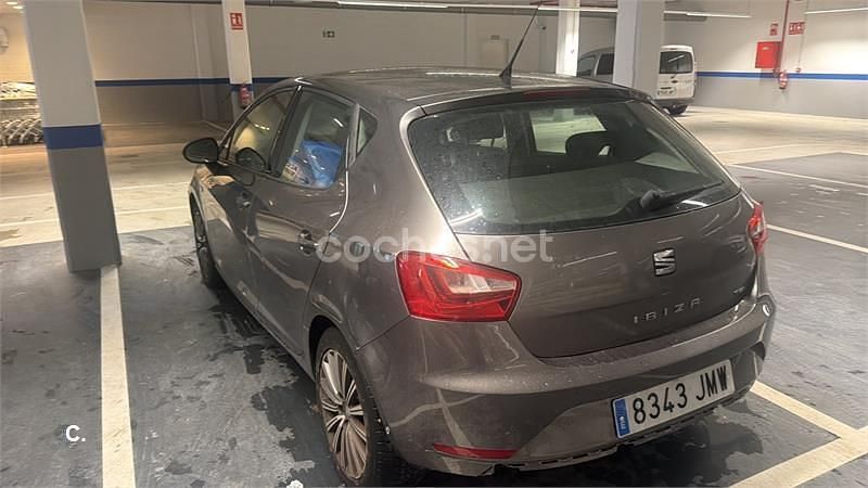 Usado Seat Ibiza CONNECT 90 CV (66 kW) 2016 Gris / plata Berlina