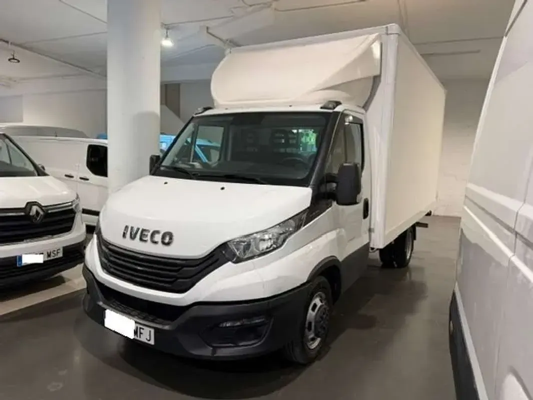 Usado Iveco Daily 160 CV (117 kW) 2023 Blanco Van