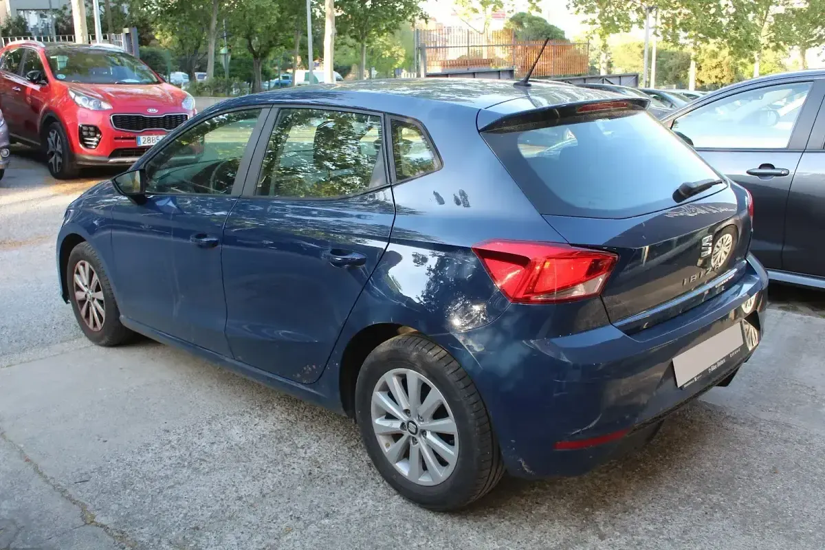 Usado Seat Ibiza Reference 80 CV (58 kW) 2019 Azul Utilitario