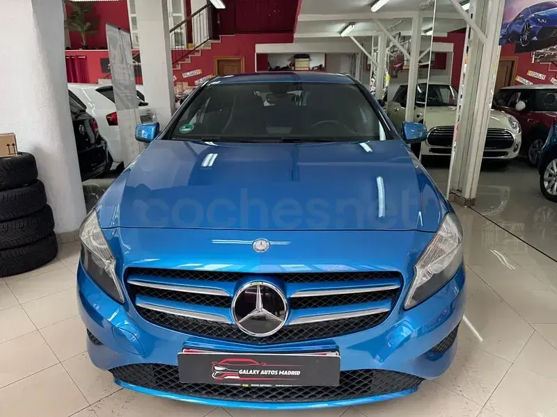 Usado Mercedes A180 Style 122 CV (89 kW) 2013 Azul Berlina