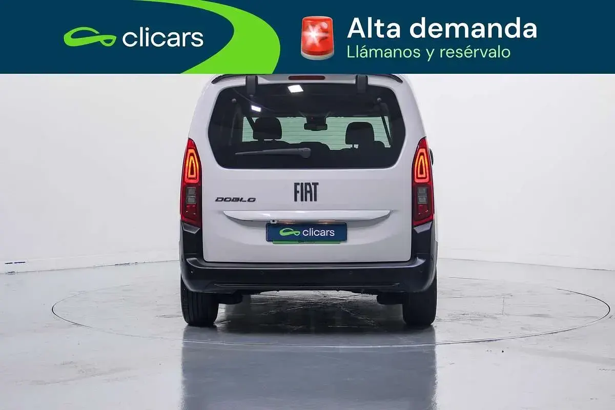 Usado Fiat Doblò 102 CV (75 kW) 2025 Blanco Monovolumen