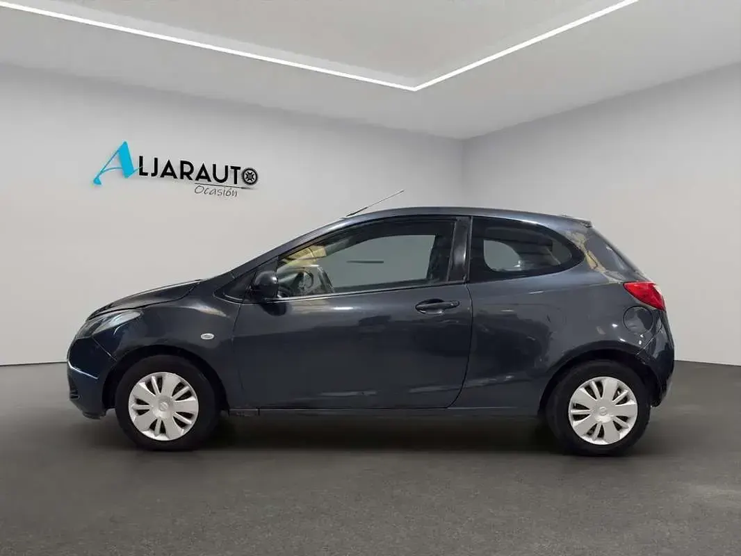 Usado Mazda 2 Active 75 CV (55 kW) 2008 Gris Utilitario