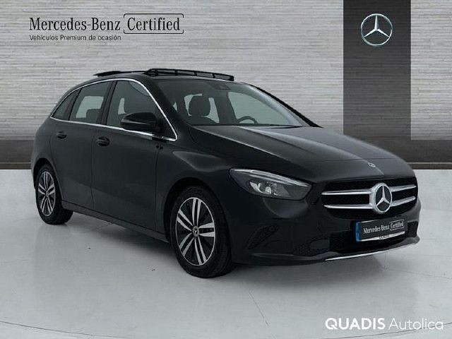 Usado Mercedes B200 150 CV (110 kW) 2022 Negro noche Utilitario
