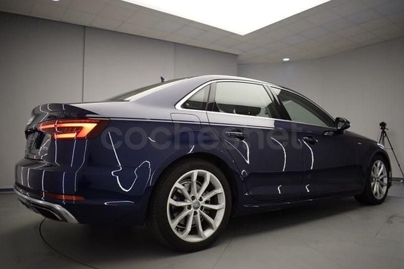 Usado Audi A4 S-Line 150 CV (110 kW) 2019 Azul Berlina