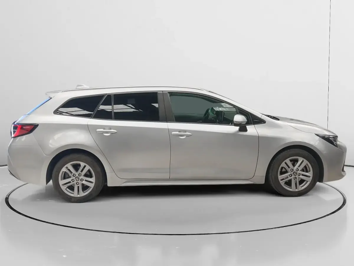 Usado Toyota Corolla Business Edition 122 CV (89 kW) 2022 Gris Familiar