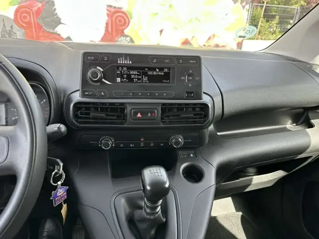 Usado Citroën Berlingo 102 CV (75 kW) 2022 Blanco Monovolumen
