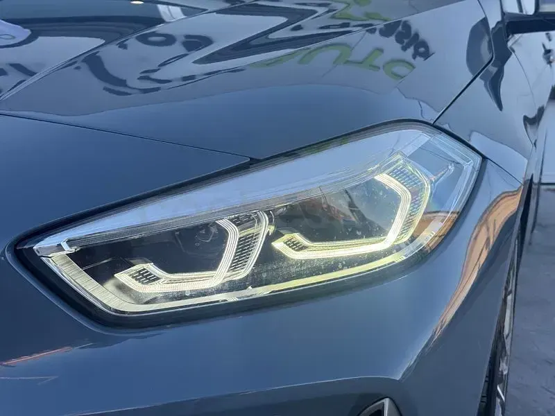 Usado BMW M135 Comfort Edition 306 CV (225 kW) 2023 Gris / plata Utilitario