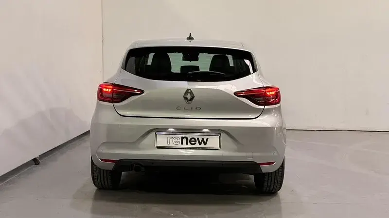 Usado Renault Clio V Intens 91 CV (66 kW) 2021 Gris Berlina