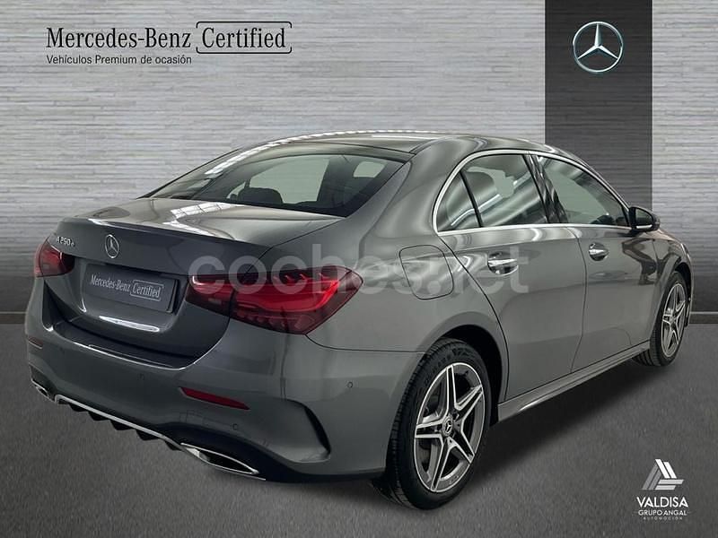 Usado Mercedes A250 AMG line 218 CV (160 kW) 2024 Gris montaña Berlina