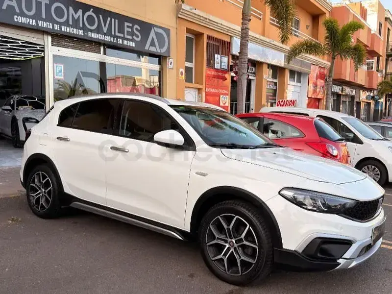 Usado Fiat Tipo Cross 101 CV (74 kW) 2021 Blanco Berlina