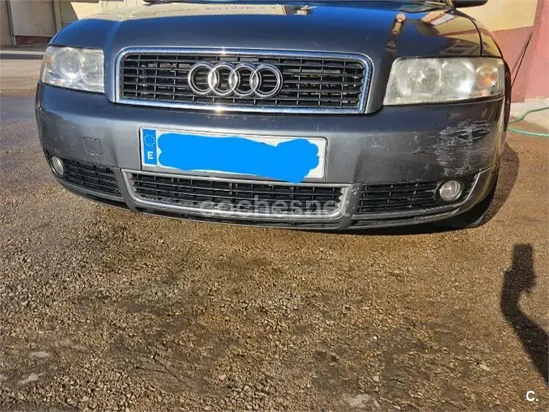 Usado Audi A4 130 CV (95 kW) 2002 Azul Berlina