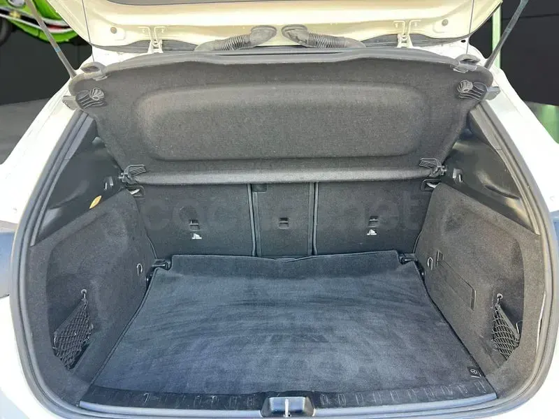 Usado Mercedes GLA200 150 CV (110 kW) 2022 Blanco SUV
