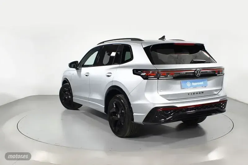 Usado VW Tiguan R-line 272 CV (200 kW) 2025 Plateado SUV