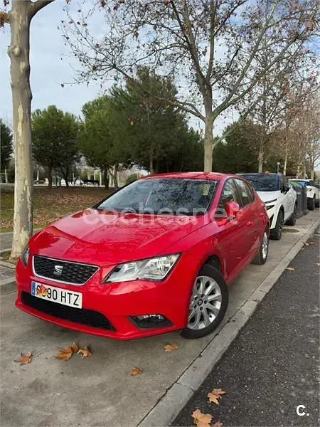 Usado Seat Leon ST Style 122 CV (89 kW) 2013 Rojo Familiar