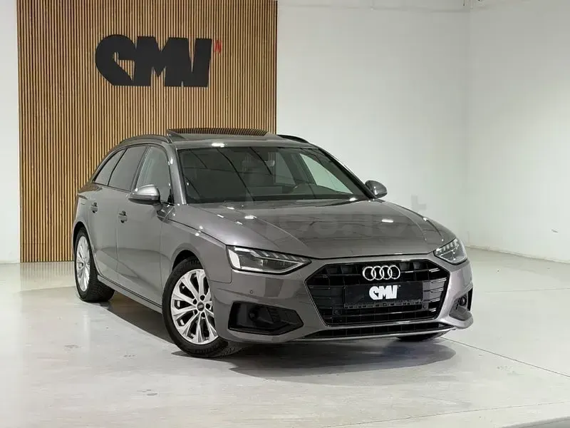 Usado Audi A4 204 CV (150 kW) 2021 Gris / plata Familiar