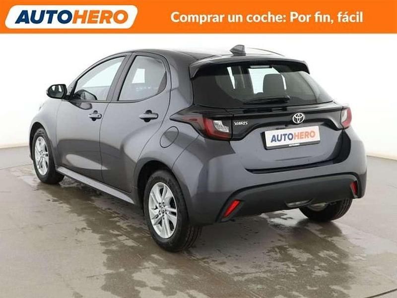 Usado Toyota Yaris Edition 125 CV (91 kW) 2024 Gris Berlina