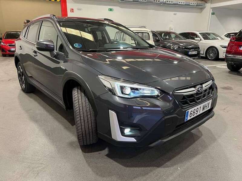 Gris Usado 2023 Subaru XV Sport SUV | 25.000 € (Un poco caro) - Imagen 1/4
