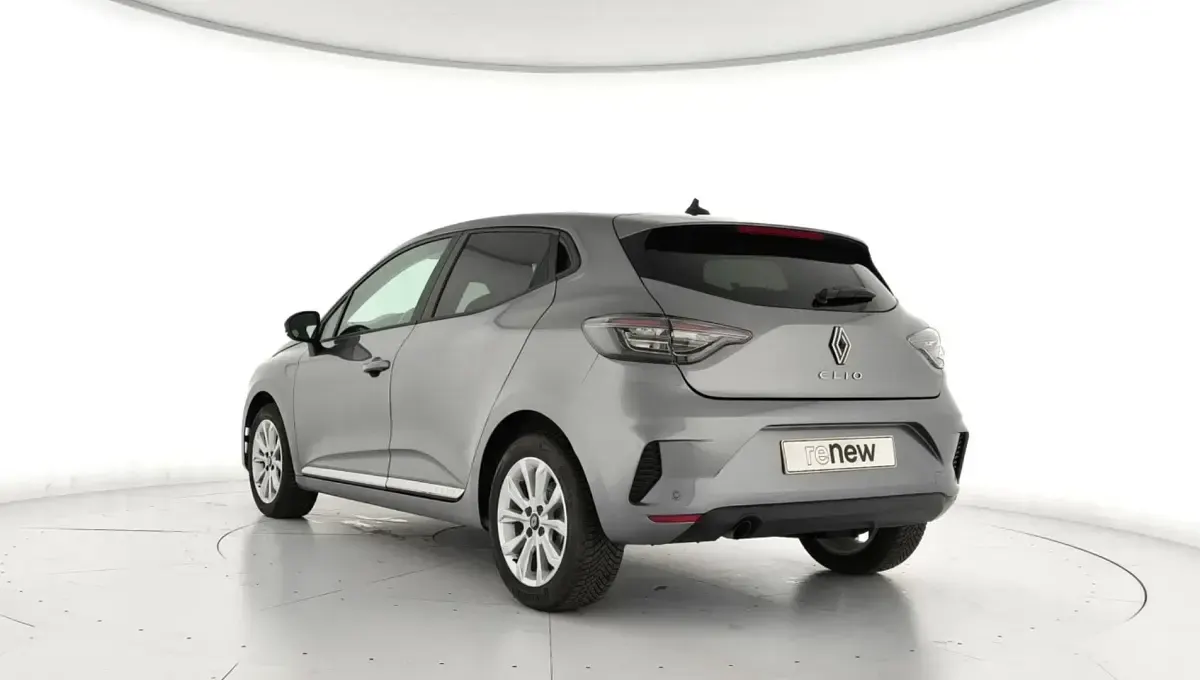Usado Renault Clio V Evolution 100 CV (73 kW) 2025 Gris pizarra Berlina
