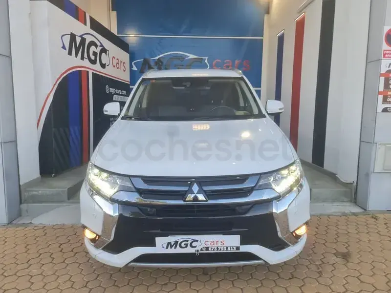 Usado Mitsubishi Outlander P-HEV 203 CV (149 kW) 2018 Blanco SUV