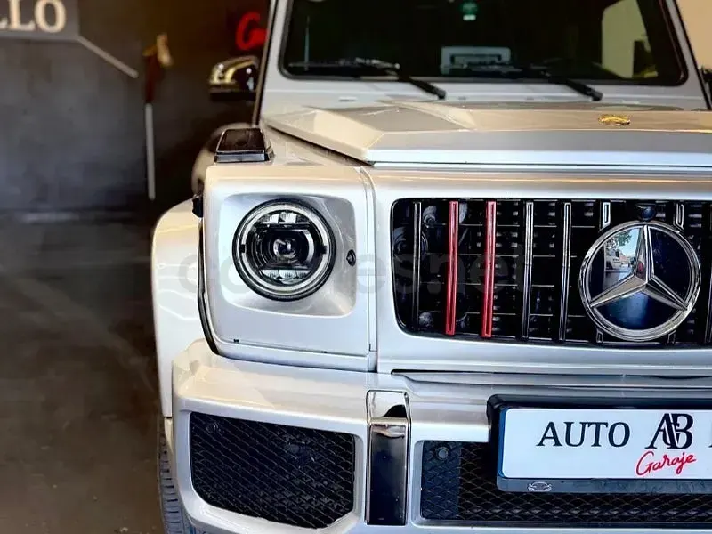 Usado Mercedes G350 211 CV (155 kW) 2012 Gris / plata SUV