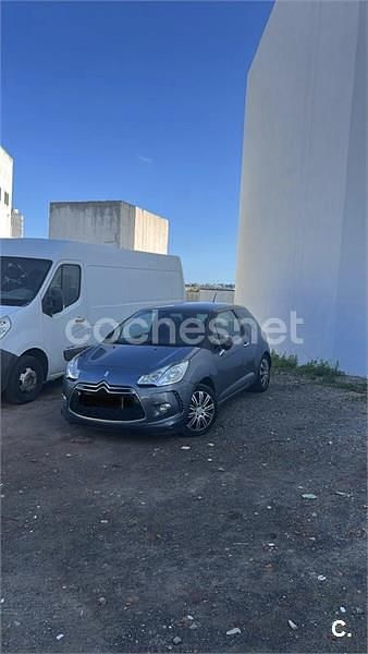 Usado Citroën DS3 Style 92 CV (67 kW) 2014 Gris / plata Berlina