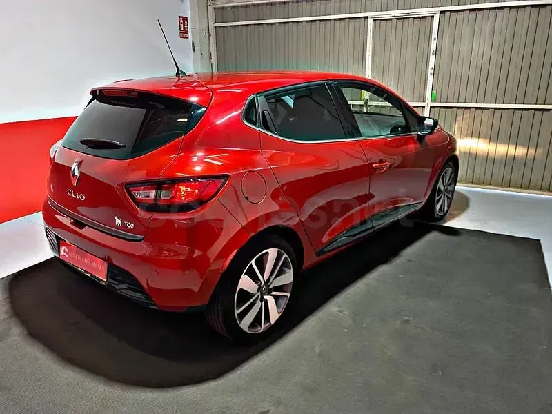 Usado Renault Clio IV Dynamique 90 CV (66 kW) 2015 Rojo Berlina