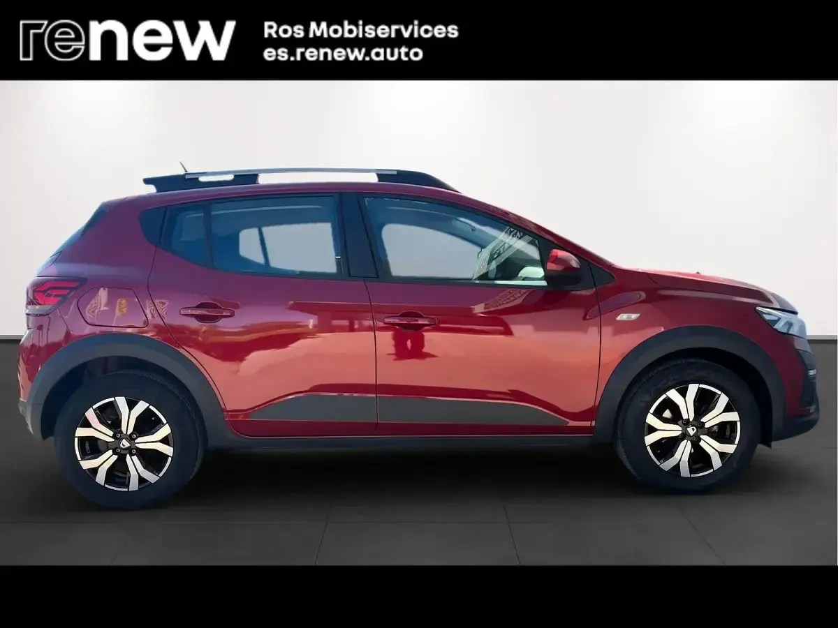 Usado Dacia Sandero Expression 101 CV (74 kW) 2022 Rojo Berlina