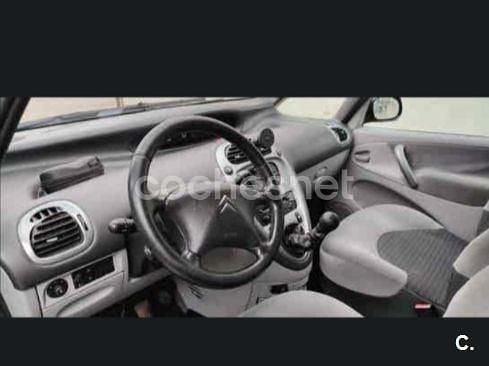 Usado Citroën Xsara Picasso Exclusive 92 CV (67 kW) 2009 Beige Monovolumen