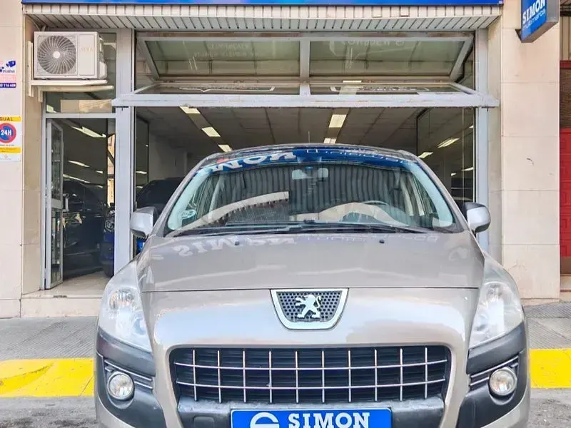 Usado Peugeot 3008 Premium 110 CV (80 kW) 2009 Beige Familiar