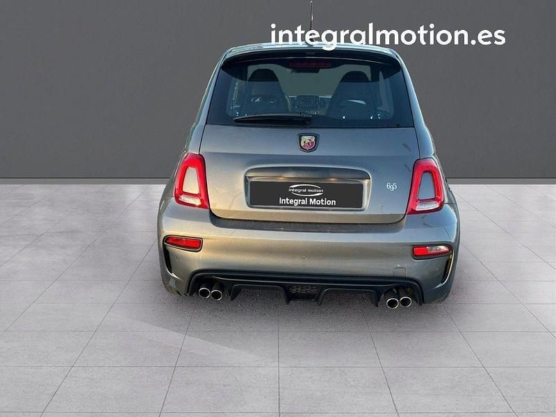 Usado Abarth 595 179 CV (131 kW) 2024 Gris Utilitario