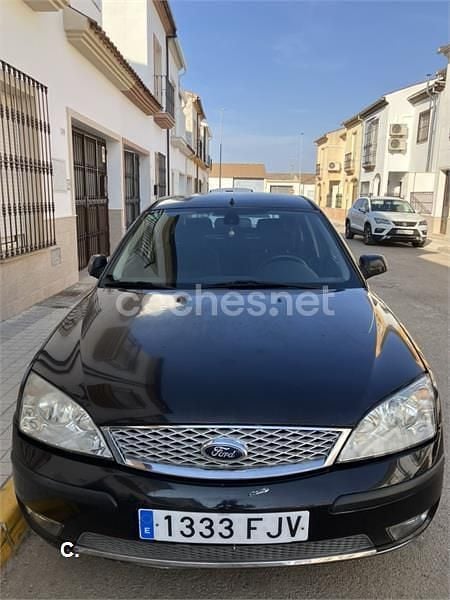 Usado Ford Mondeo Ghia 130 CV (95 kW) 2007 Negro Berlina