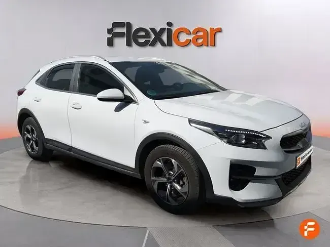 Usado Kia XCeed 120 CV (88 kW) 2022 Blanco SUV