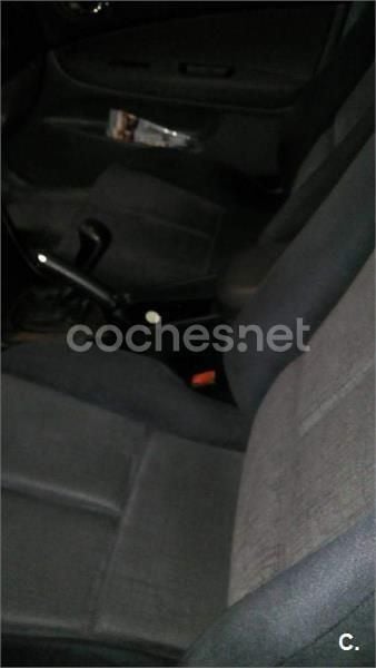 Usado Mitsubishi Galant Elegance 133 CV (97 kW) 2004 Gris / plata Berlina