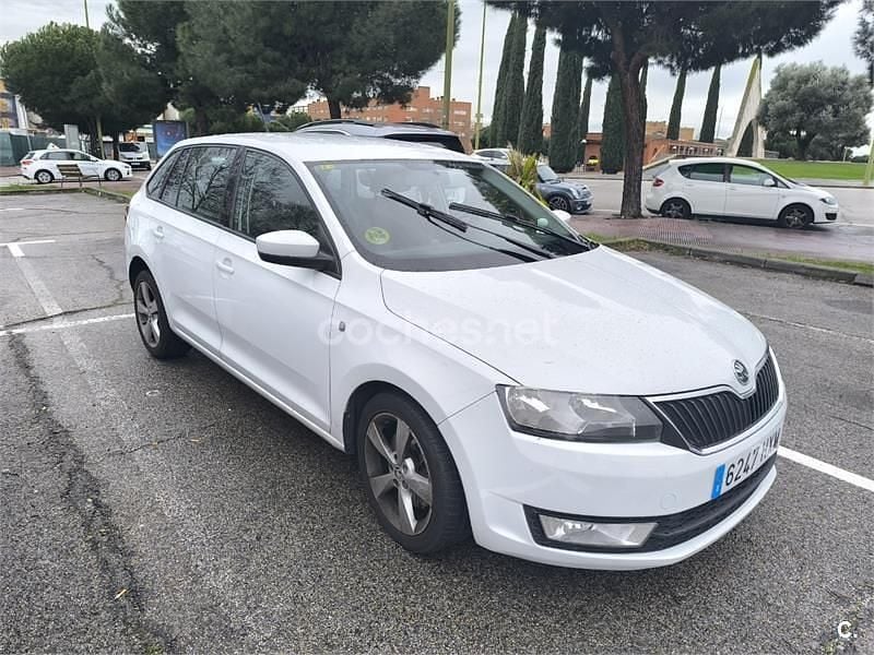 Usado Skoda Rapid Elegance 90 CV (66 kW) 2014 Blanco Utilitario