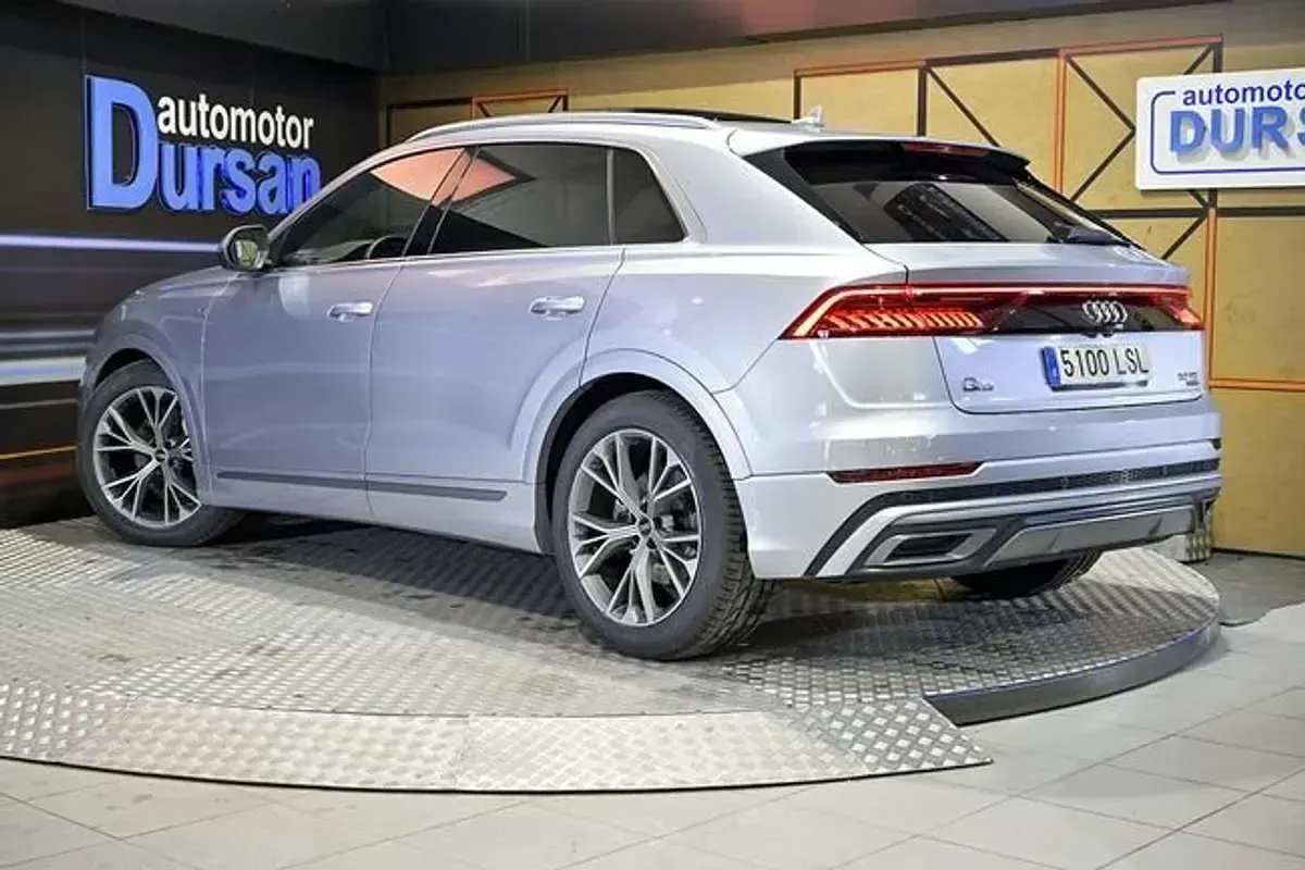 Usado Audi Q8 S-Line 290 CV (213 kW) 2021 Gris SUV