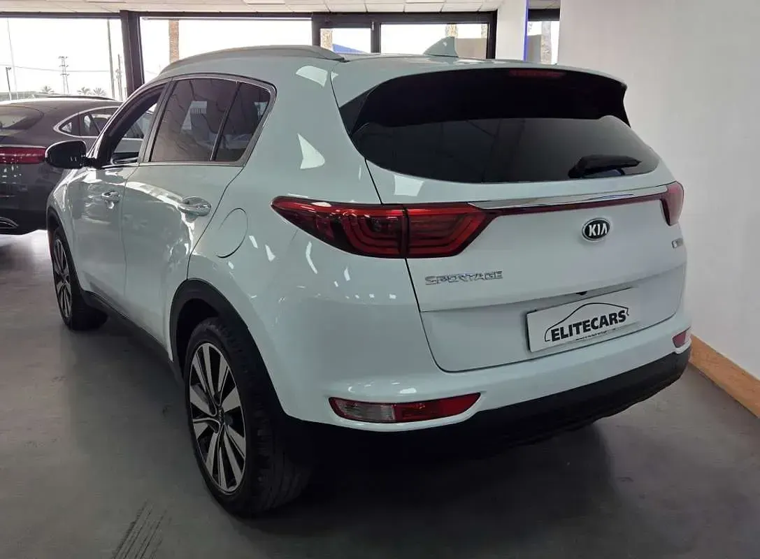 Usado Kia Sportage 116 CV (85 kW) 2017 Blanco SUV