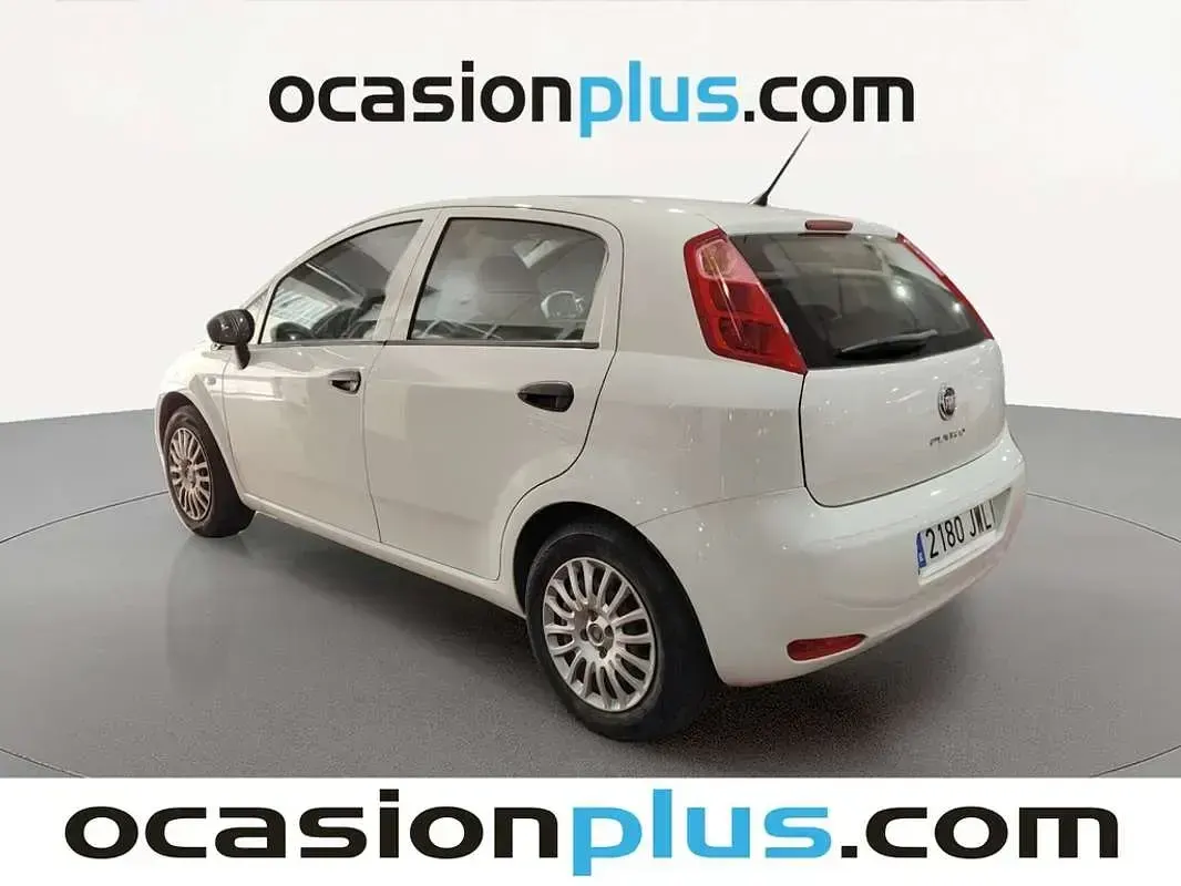 Usado Fiat Punto Pop 69 CV (50 kW) 2017 Blanco Utilitario