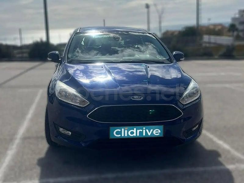 Usado Ford Focus Trend 125 CV (91 kW) 2017 Azul Familiar