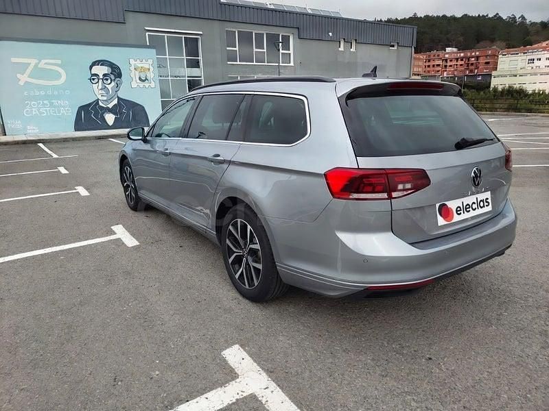 Usado VW Passat Executive 122 CV (89 kW) 2021 Gris / plata Familiar