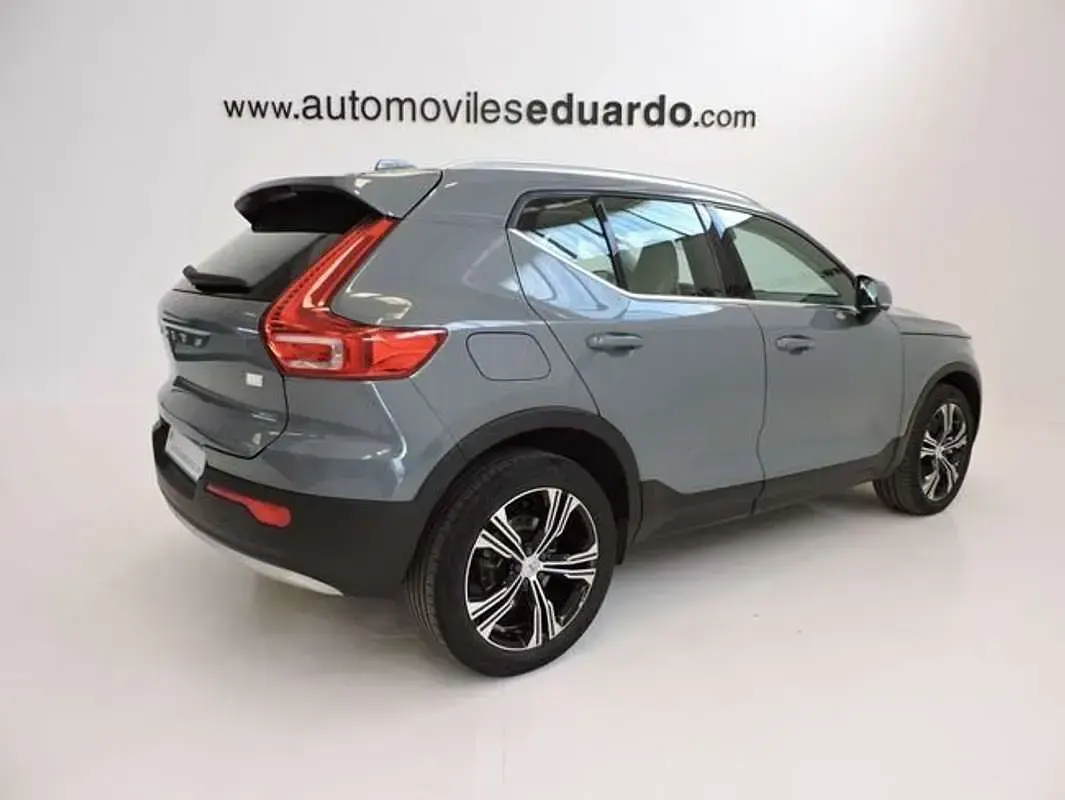 Usado Volvo XC40 Inscription 211 CV (155 kW) 2021 Gris SUV