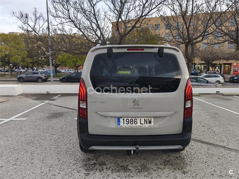 Usado Peugeot Rifter Allure 100 CV (73 kW) 2021 Beige Monovolumen