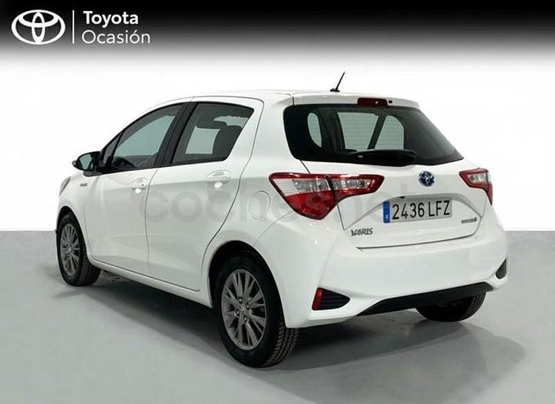 Usado Toyota Yaris Active 111 CV (81 kW) 2020 Blanco Berlina