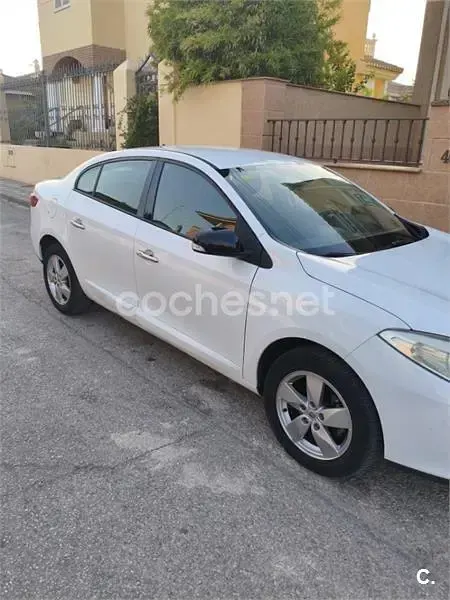 Usado Renault Fluence Dynamique 110 CV (80 kW) 2012 Blanco Berlina