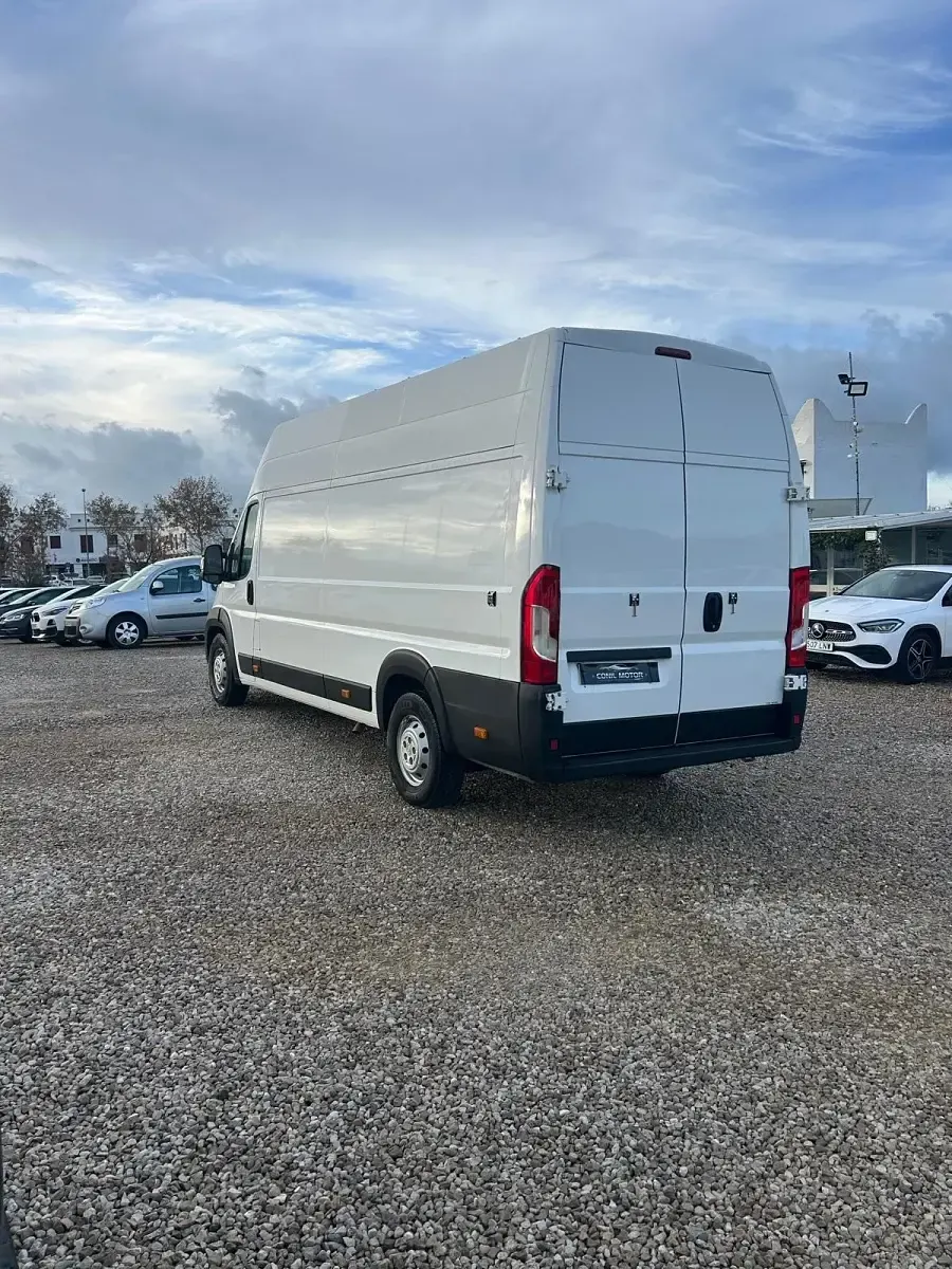 Usado Citroën Jumper 130 CV (95 kW) 2018 Blanco Monovolumen
