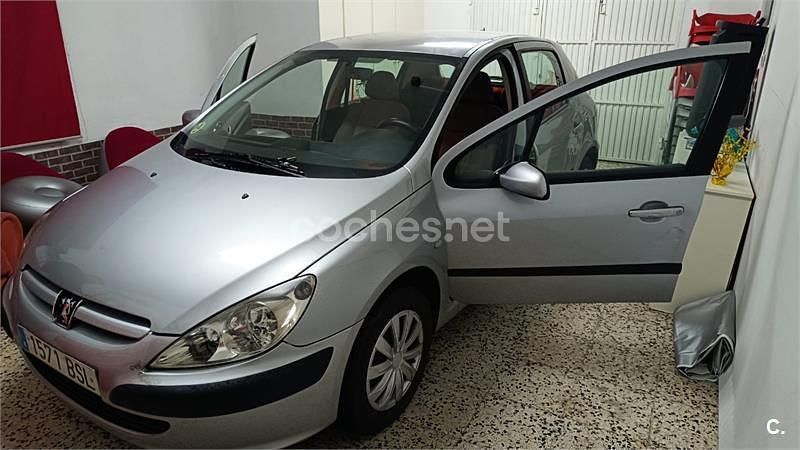 Usado Peugeot 307 110 CV (80 kW) 2002 Gris / plata Berlina
