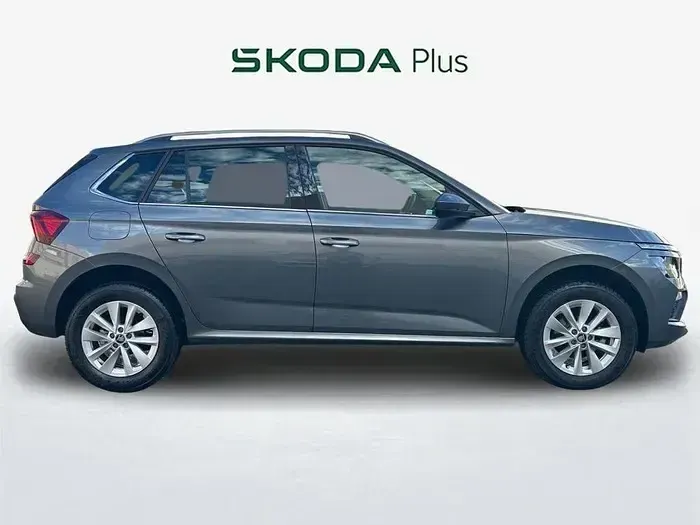 Usado Skoda Kamiq Selection 116 CV (85 kW) 2025 Gris / plateado SUV