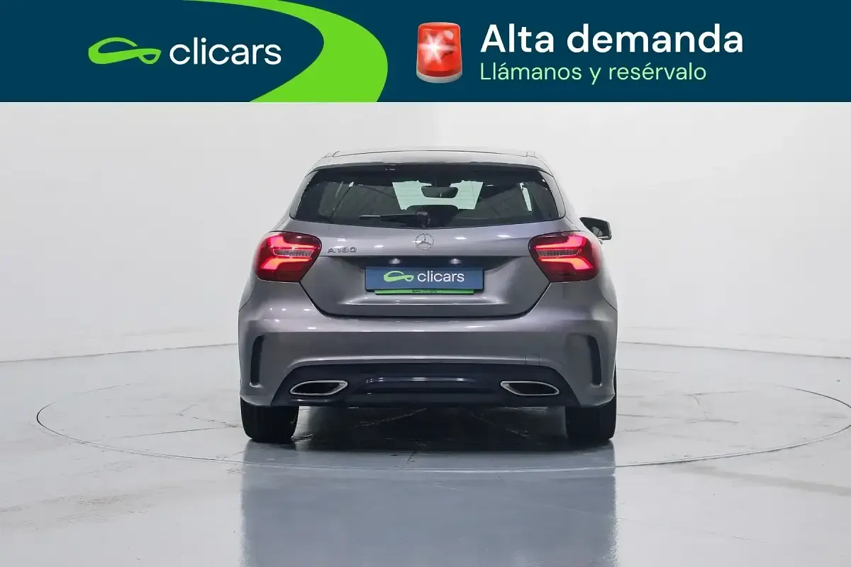 Usado Mercedes A180 136 CV (100 kW) 2017 Gris Utilitario