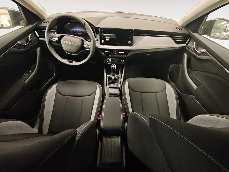 Nuevo Skoda Scala Selection 115 CV (84 kW) 2026 Gris/plata Utilitario