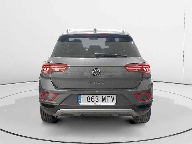 Usado VW T-Roc Life 110 CV (80 kW) 2023 Gris SUV
