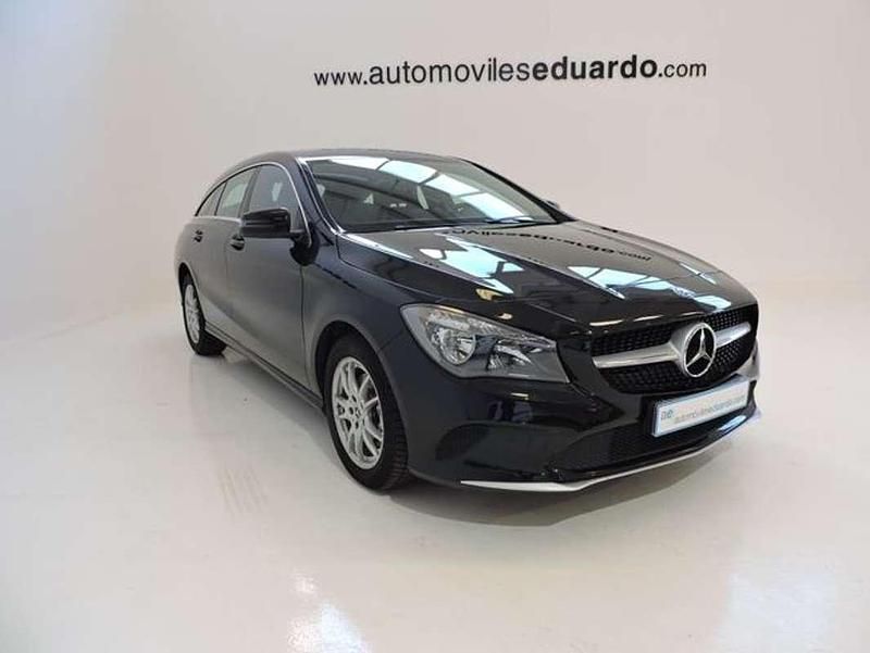 Occasion Mercedes CLA200 Shooting Brake 136 PK (100 kW) 2018 Zwart Stationwagen